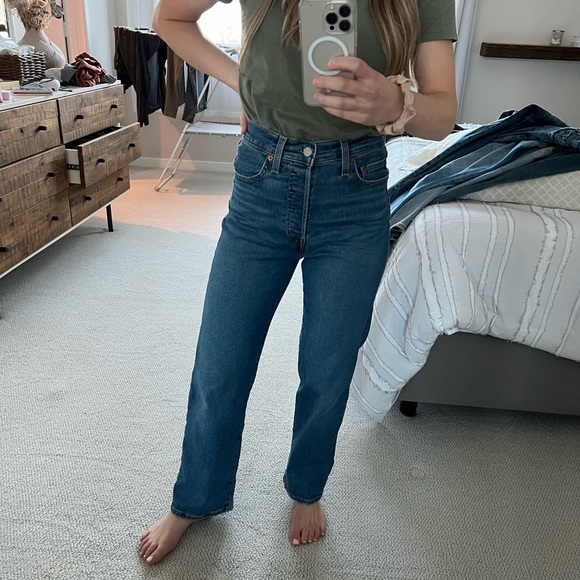 Levi’s- Ribcage Straight Ankle - Picture 4 of 9